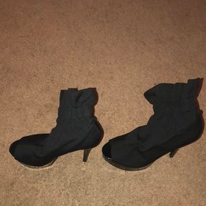 Chinese Laundry open toe Black Shoeties